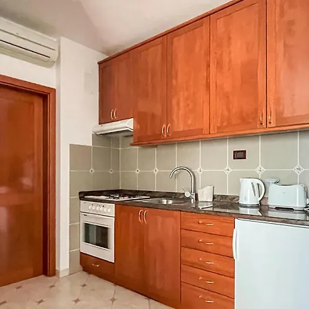 1 Bedroom Stunning In * Kukci