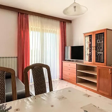 1 Bedroom Stunning In *